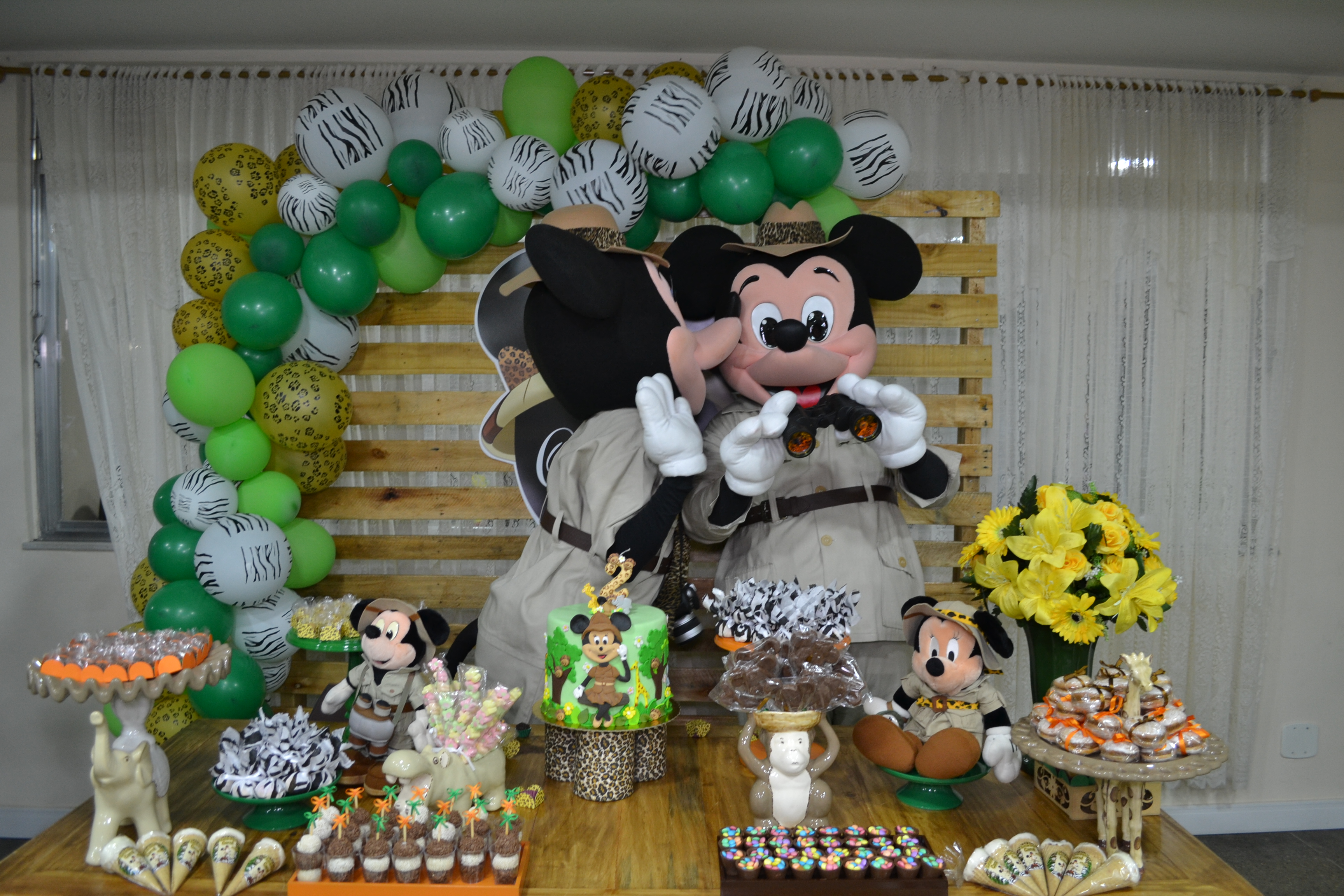 Mickey e Minnie safari