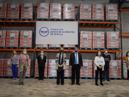 S.M. LA REINA DOÑA SOFÍA VISITA EL BANCO DE ALIMENTOS DE SEVILLA