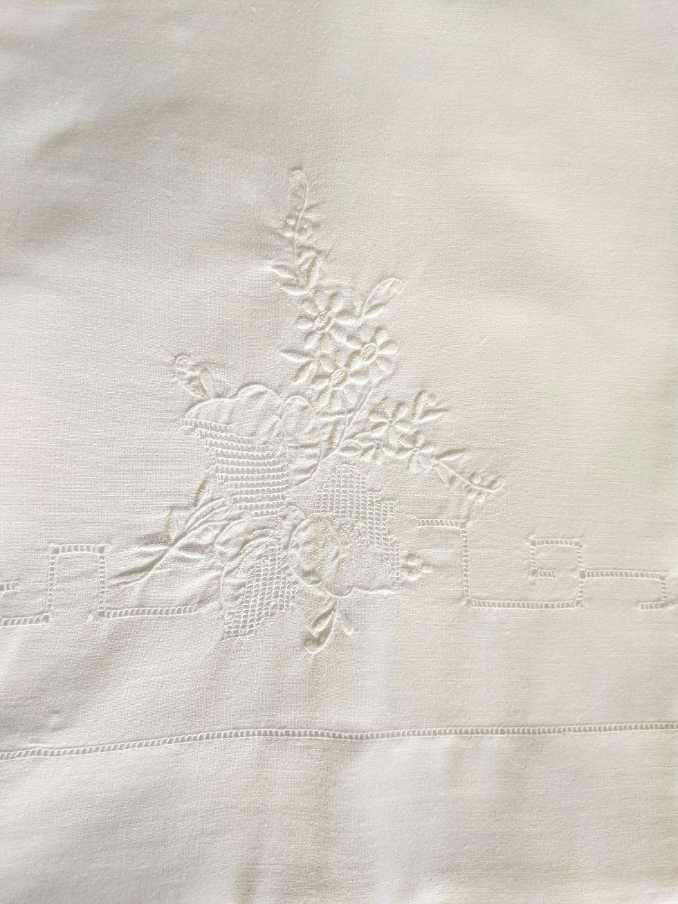 Thumbnail: Vintage Standard White Pillowcase Sweet Embroidery
