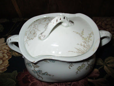 Thumbnail: Johnson Bros Royal Small Covered Dish White Brown 7inx5in