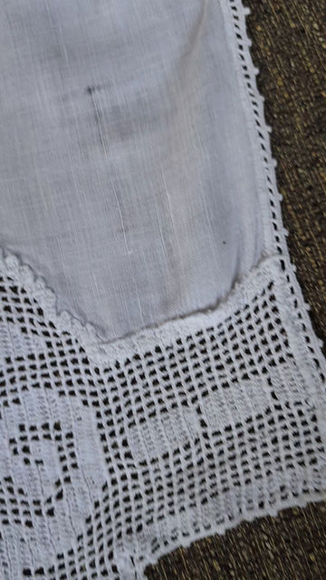 Thumbnail: Tulips in Baskets Linen Runner Floral Crochet Trim 19 x 50in