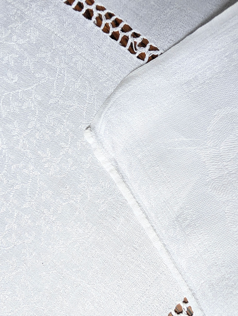 Thumbnail: Dinner Set of Six Napkins Damask Rose Design Openwork 20in sq