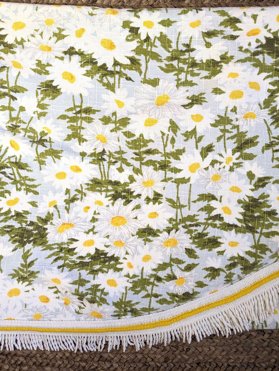Thumbnail: Morgan Jones Jacquard Cotton Twin Spread Vintage Daisy Fringe