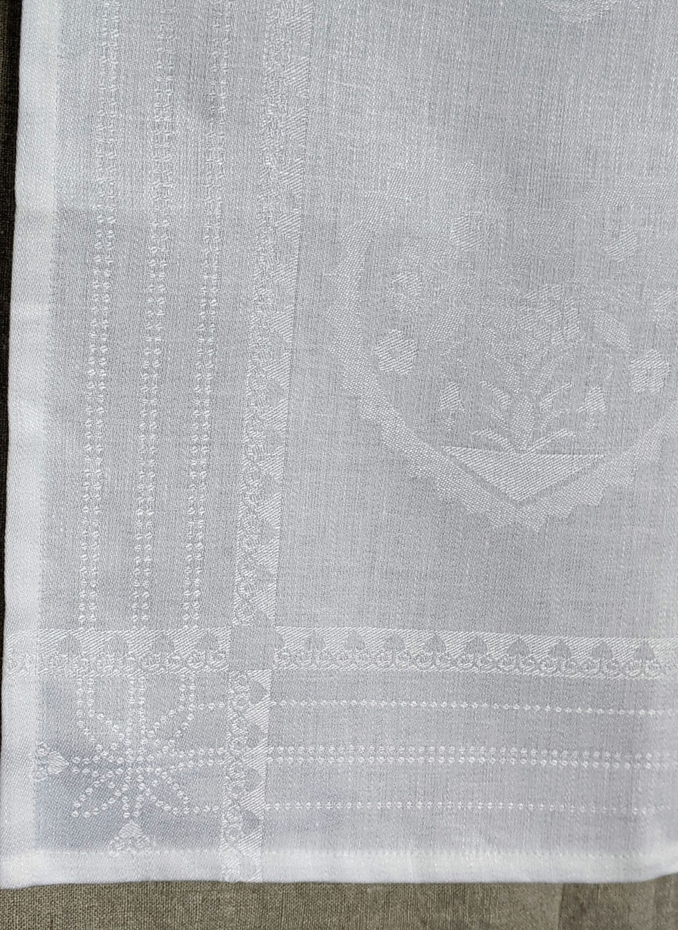 Thumbnail: Le Jacquard Francais Damask Towel Shamrocks Ladybugs Hearts 32in x 25in