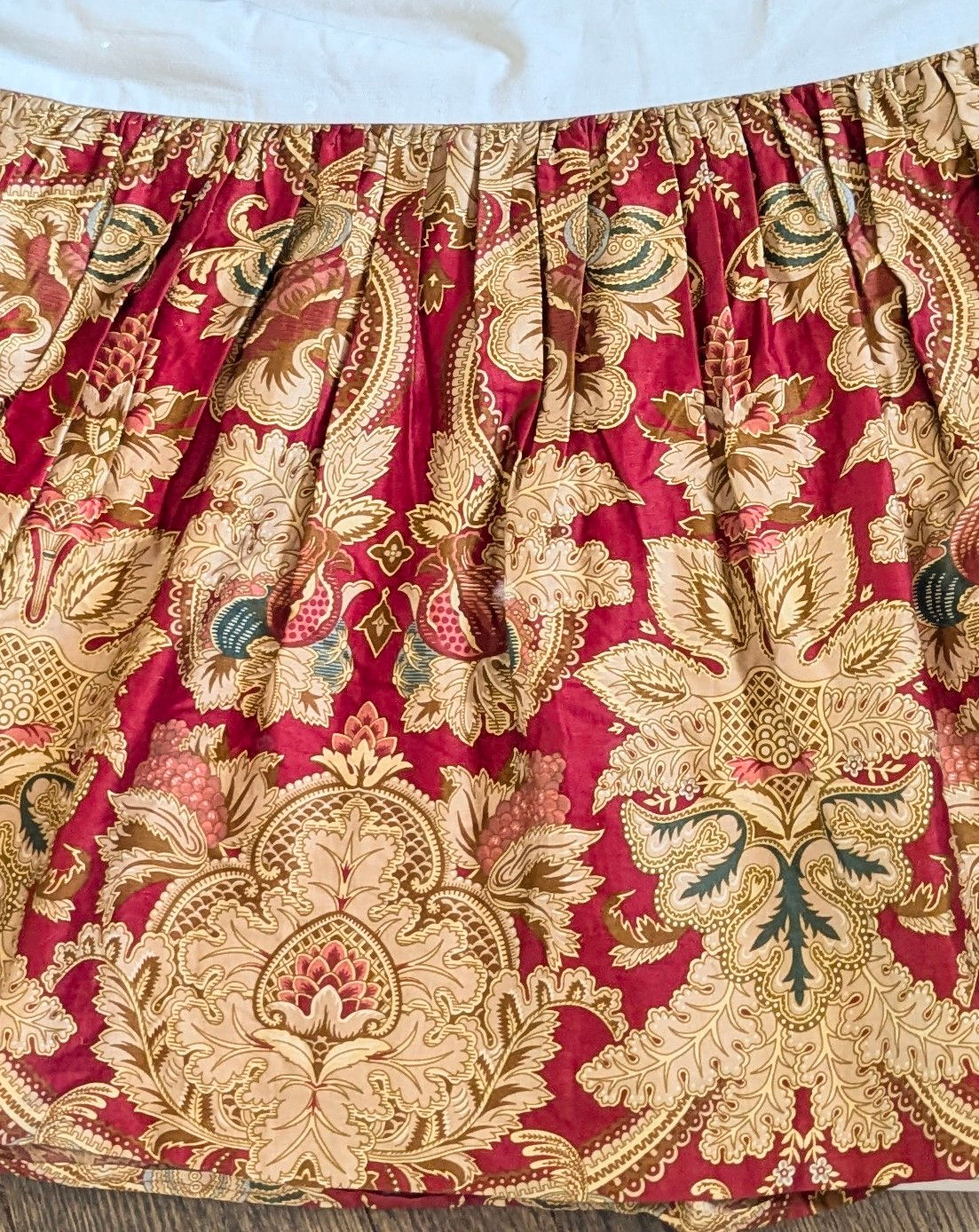 Ralph Lauren Jardiniere Rosselini Red Scroll Floral King 15in Drop Blue Label