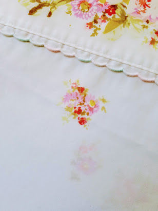 Thumbnail: Vintage Full Flat Sheet White Pink Floral Border Scalloped Edge