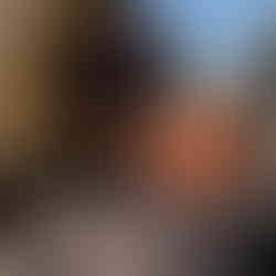 In der Maske: Mia Selby mit Lorenz Schmittner