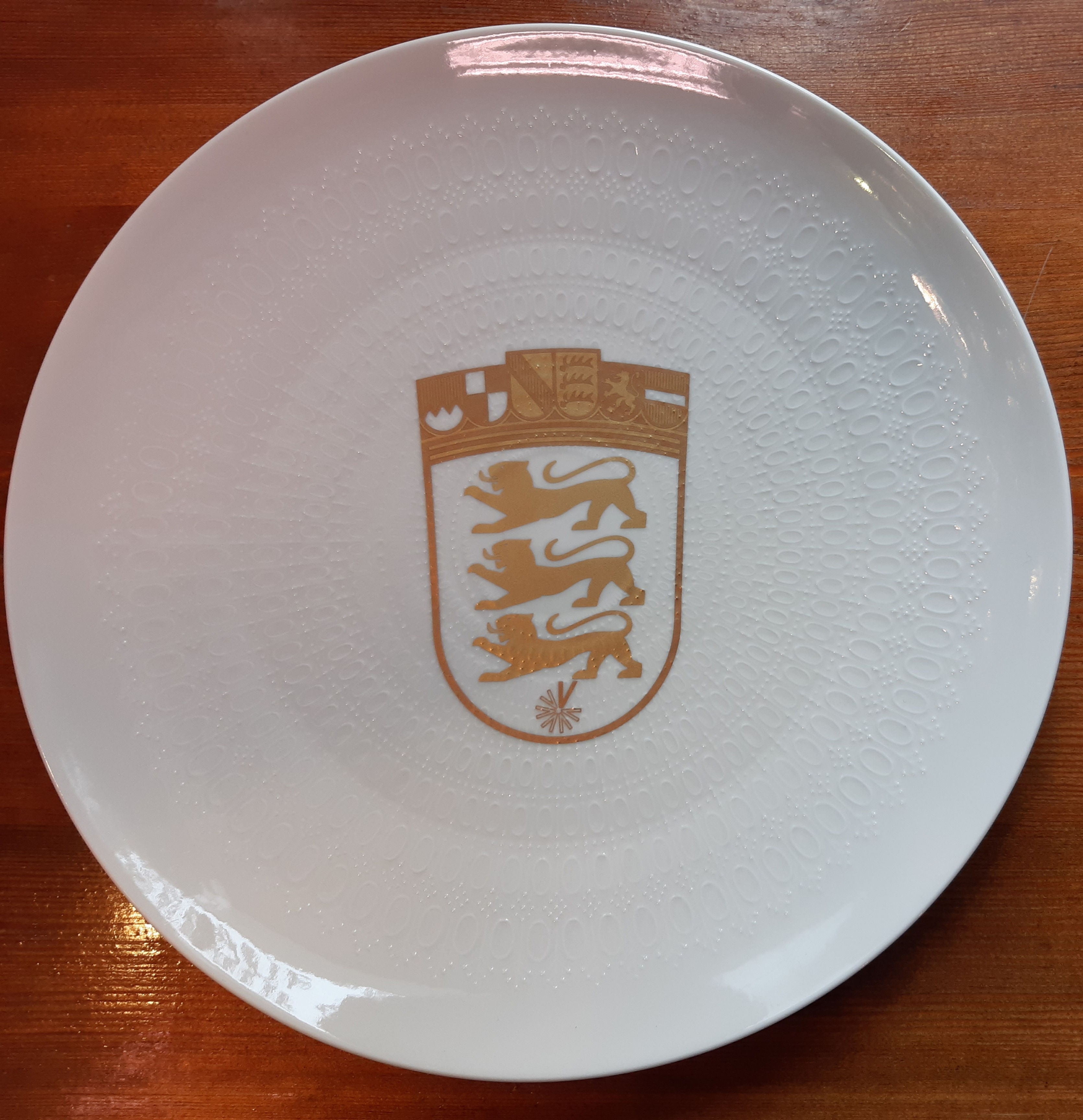 羅森塔爾牌 - No 0216 / 白色，帶有巴登符騰堡州的金色徽章