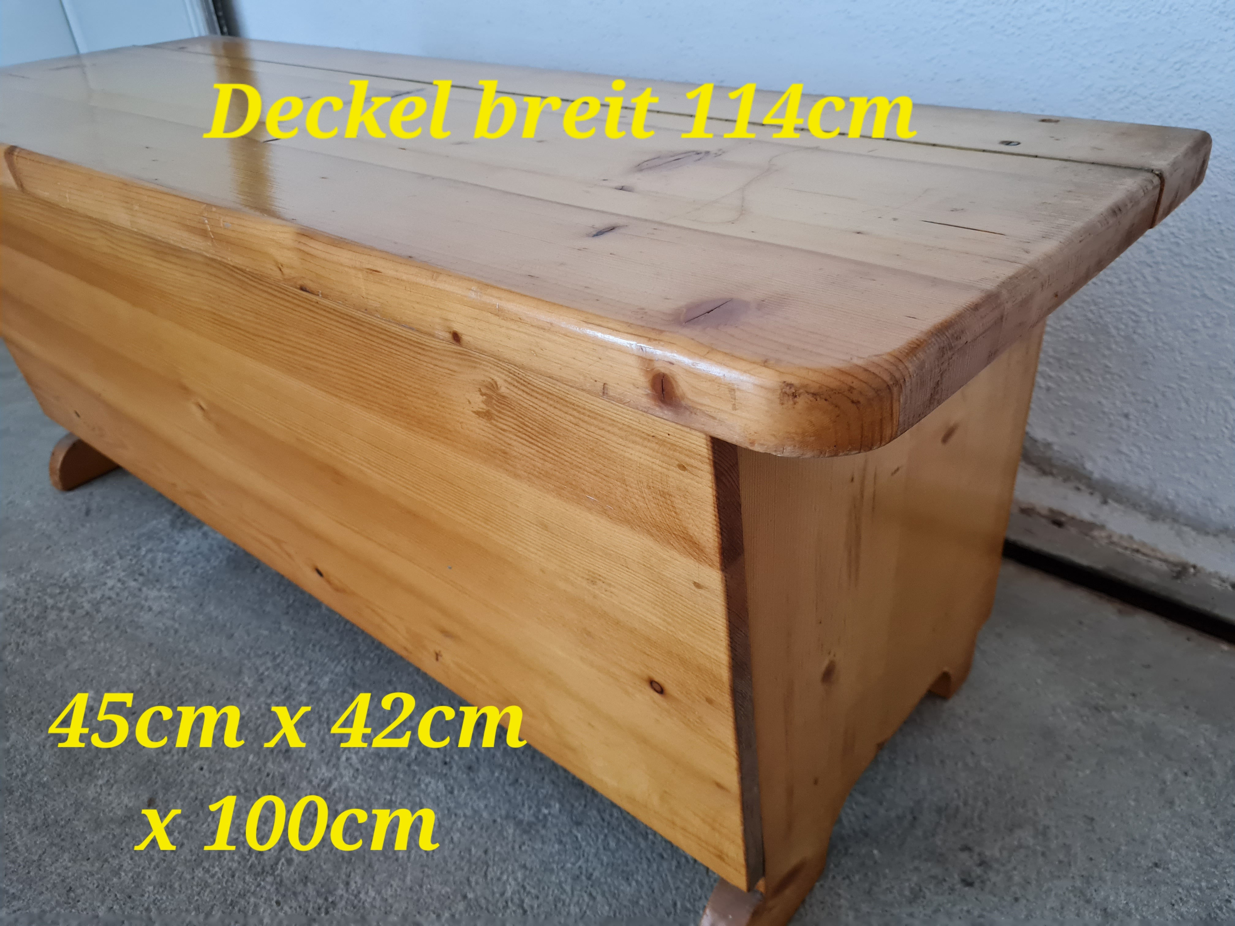 Truhe / Holztruhe / Wäschetruhe Holz hell, natur