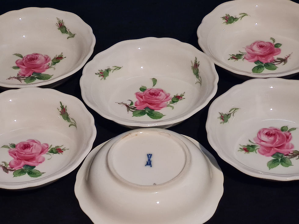 Küçük resim: Meissen Porzellan Dessertschale Kompottschale rote Rose, 2. Wahl, handgemalt