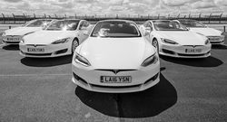 White-car-tesla-Model_S-04.jpg