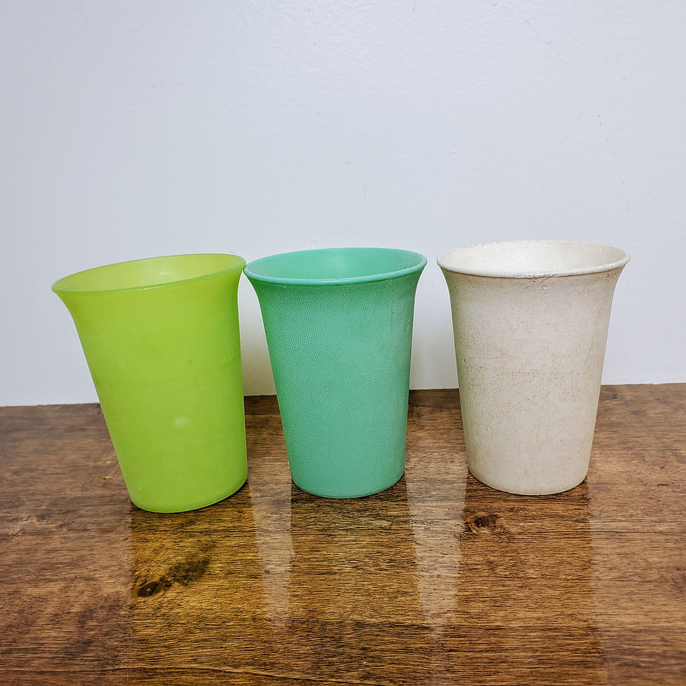 Thumbnail: Pre-Owned Tupperware 7oz Bell Tumblers – Set of 4 (Green, White & Teal)