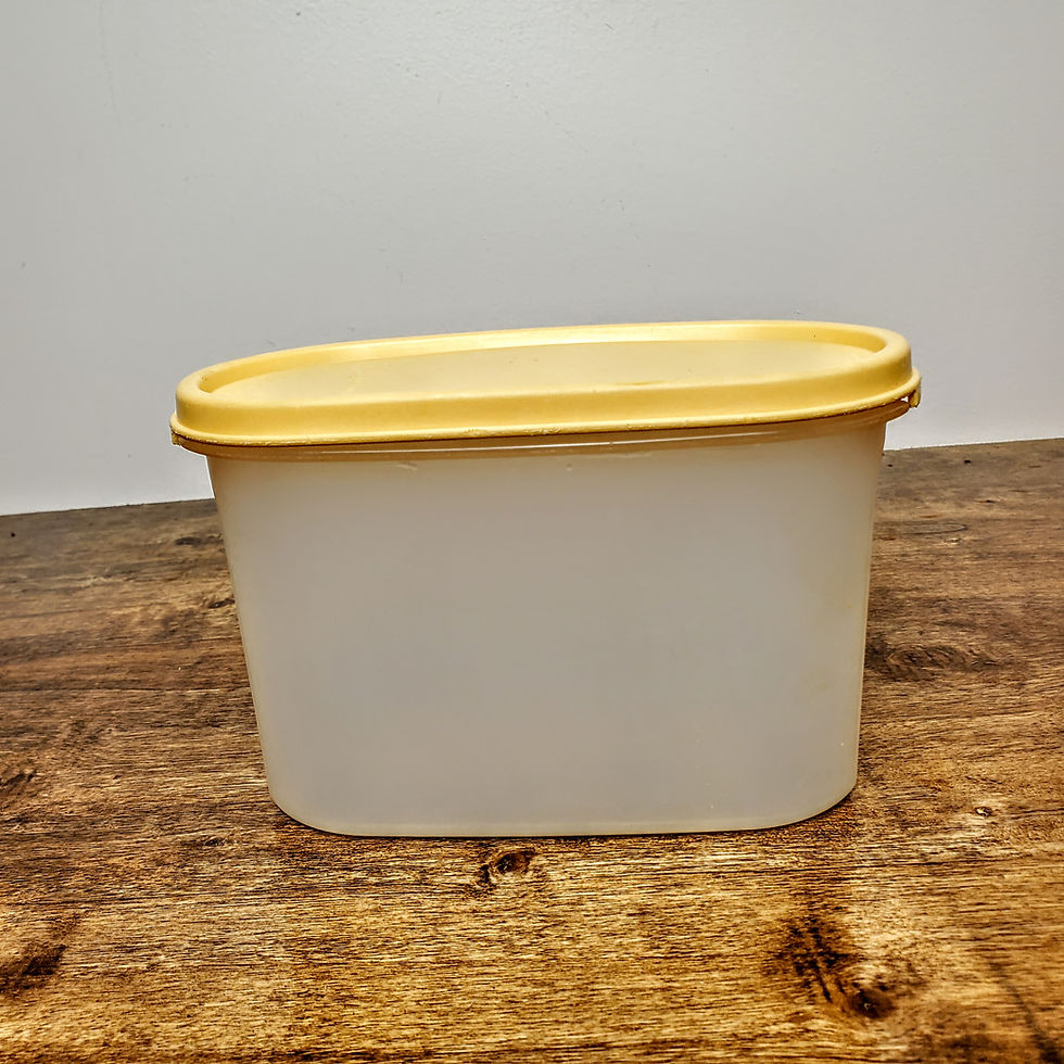 Tupperware Vintage Modular Mates Oval 2 Yellow Lid #1612 4.75 Cup Storage