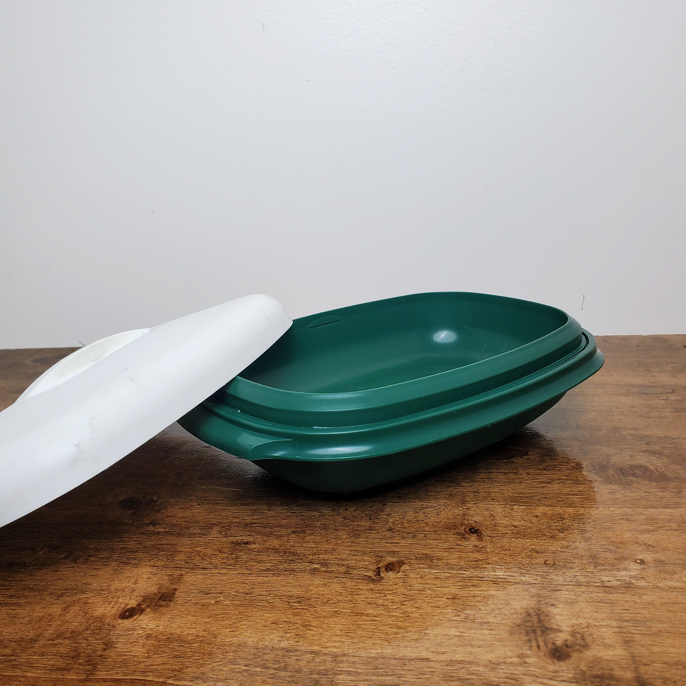 Vintage 3-piece microwave steamer set in dark green and white.