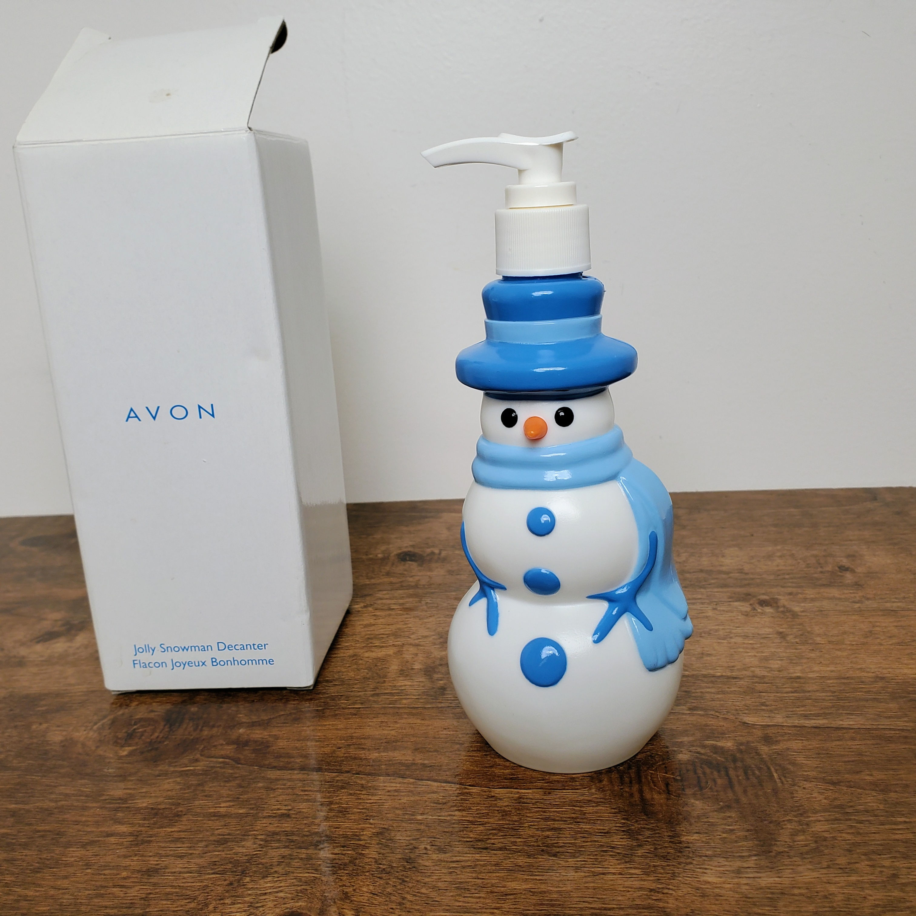 Avon 2004 Jolly Snowman Decanter 7" Soap/Lotion Dispenser Complete in Box