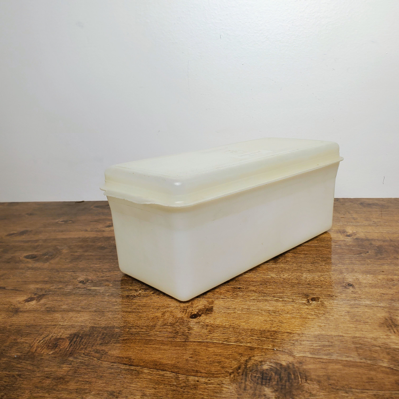 Vintage Republic Polly Flex White Bread Box