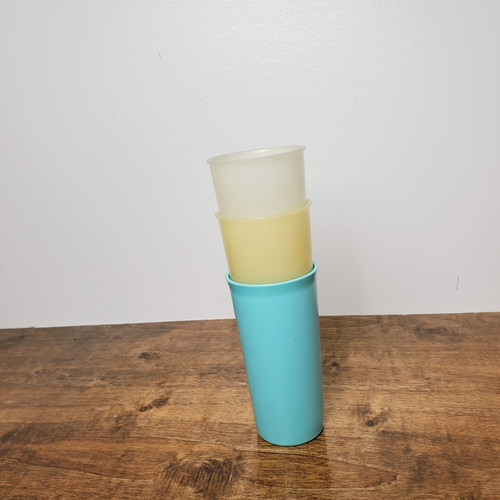 TUPPERWARE 11 GOBELETS PASTELS VINTAGE CAMPING PLASTIQUE TUPPERWARE 11 GOBELETS PASTELS VINTAGE CAMPING PLASTIQUE