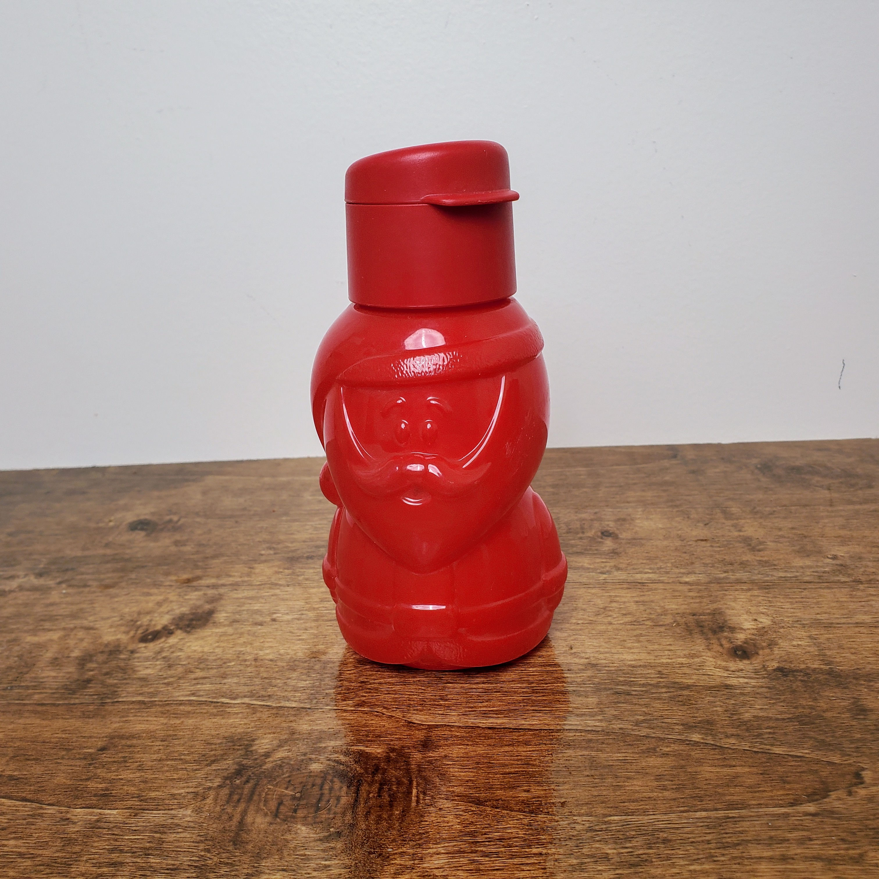 Tupperware Santa Claus Water Bottle Kids Size 12 oz 350 ml Red Christmas Hol