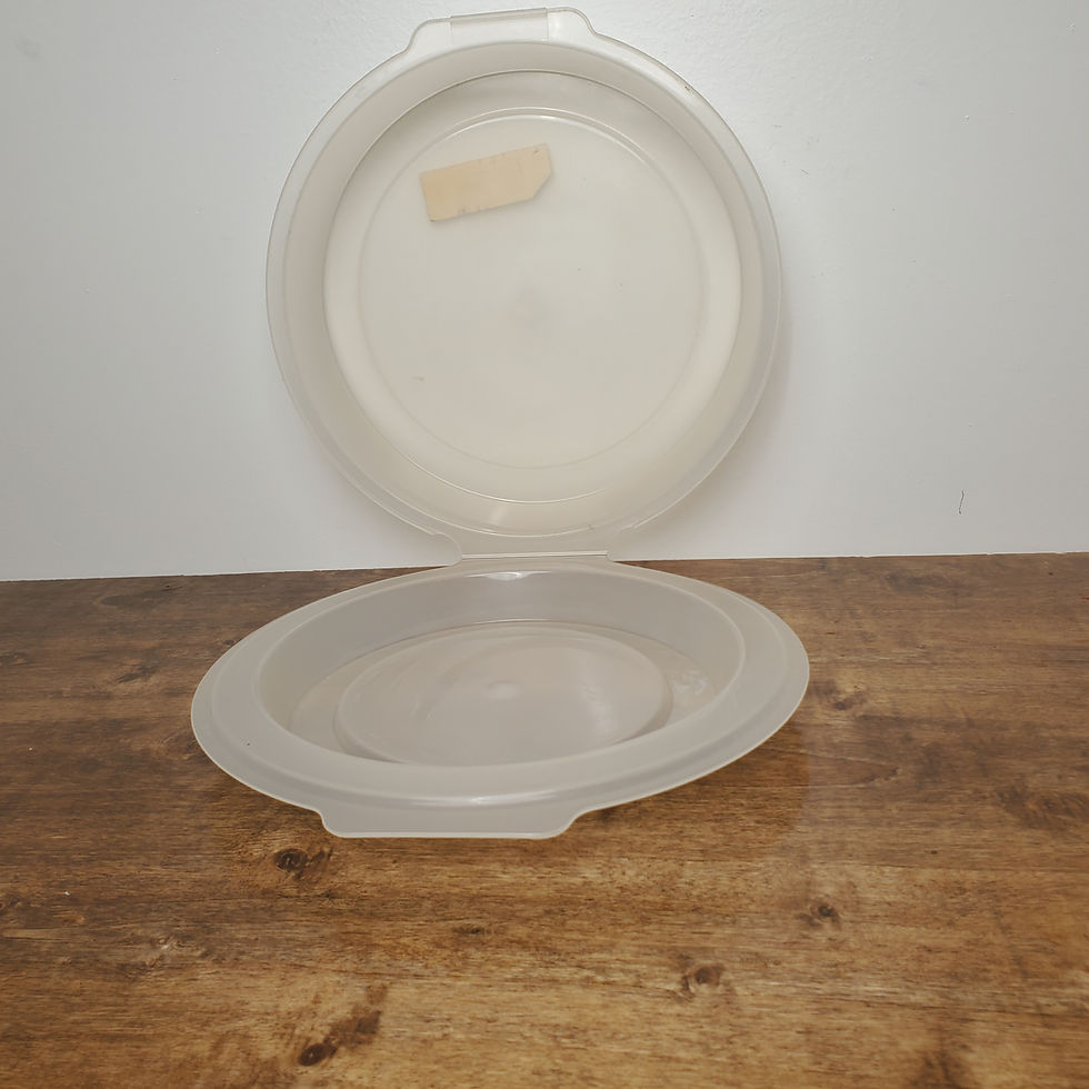 Thumbnail: Vintage Pyrex PIE KEEPER CARRIER Plastic Clam Shell Style Holds 9 Pie Plate P309