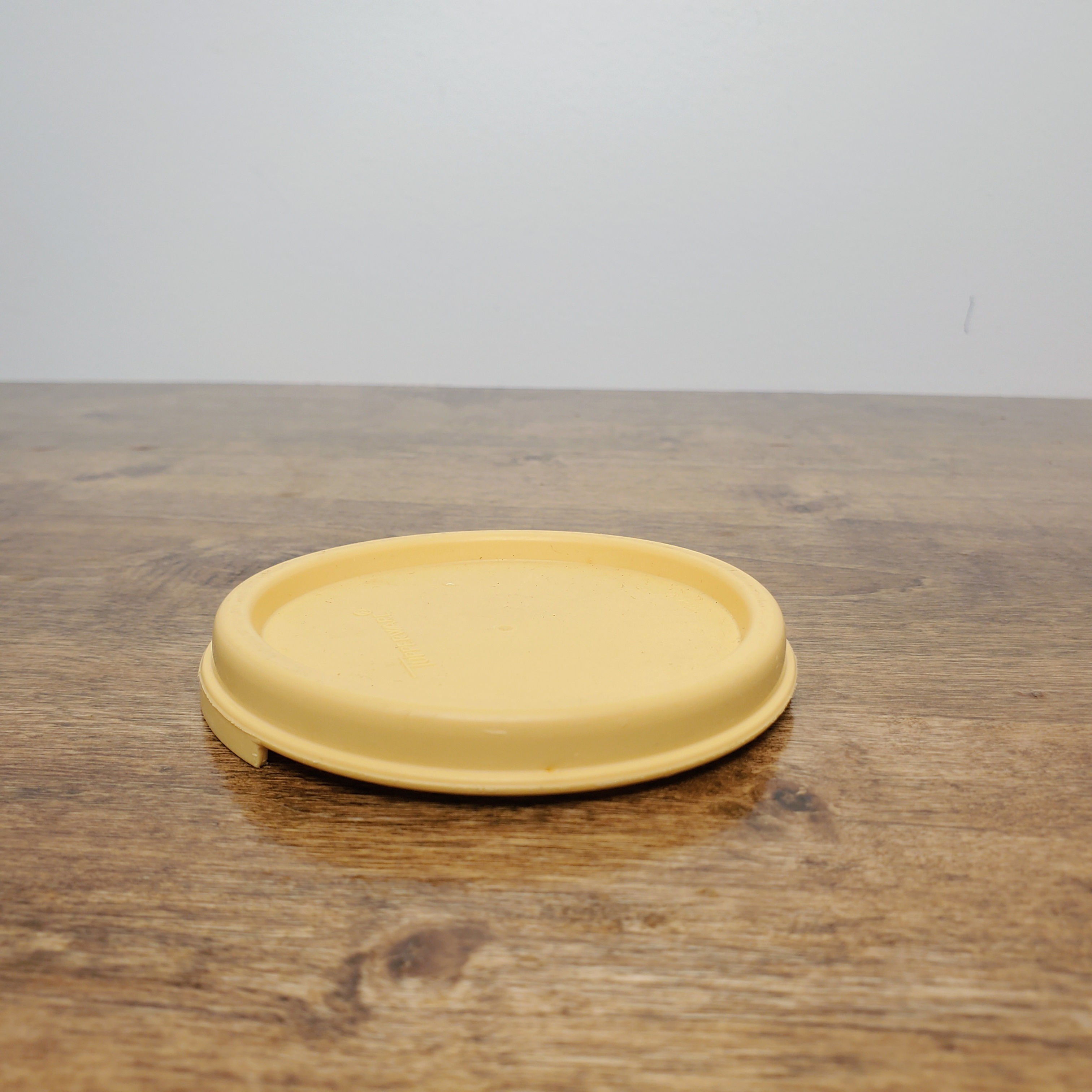 Tupperware Modular Mates Lid #1607 Yellow Replacement Round Seal Only Preowned