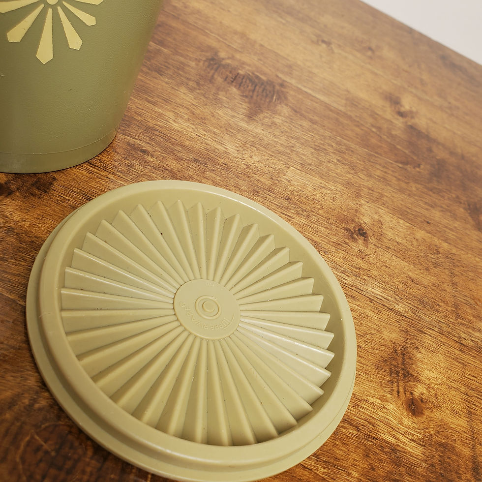 Thumbnail: Vintage Green TUPPERWARE Servalier  5 Cup Canister  #811  With Lid