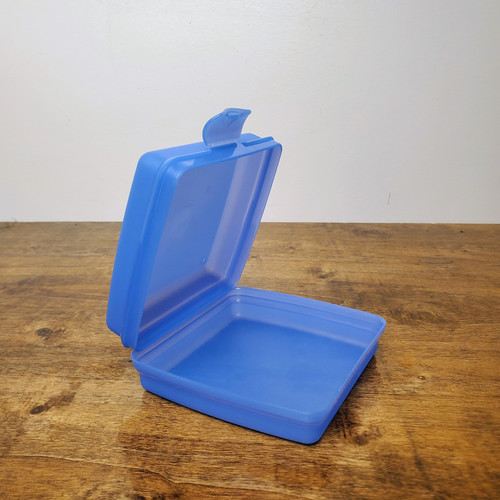 Vintage Tupperware Sandwich Keeper #3752 Blue Square Hinged