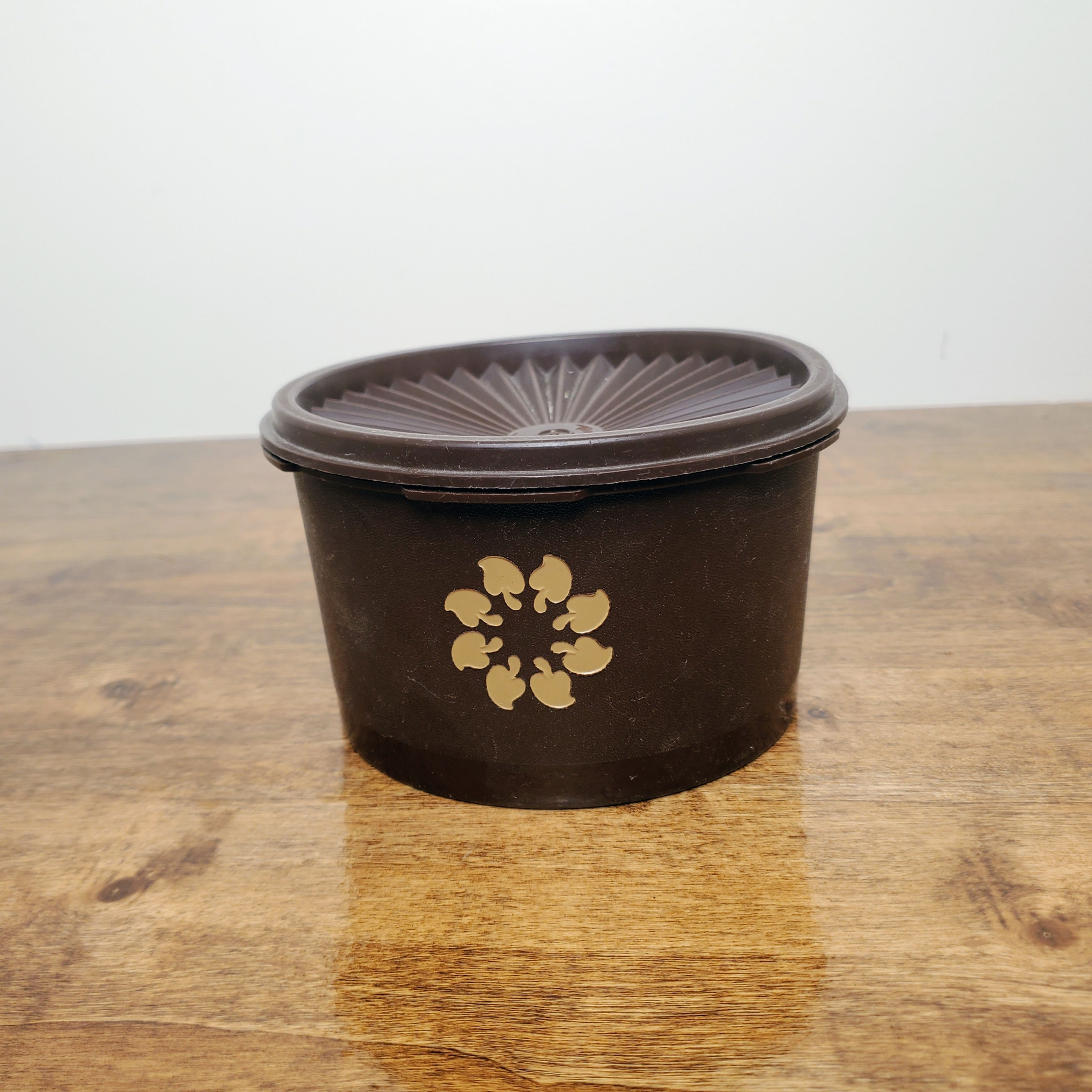 MCM Vintage Tupperware #1298 Servalier Mushroom Canister 4 Cup Brown w/Lid