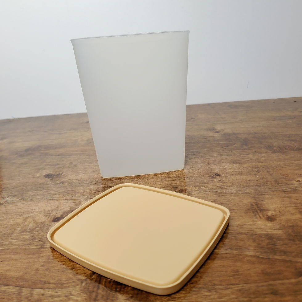 Thumbnail: Vintage Tupperware #1311 Square Rounds 6 Cup Container with Tan Lid