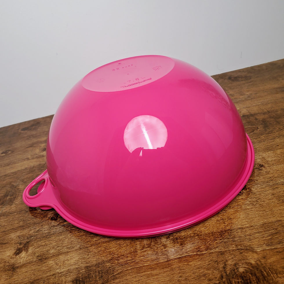Thumbnail: New Tupperware Thatsa bowl # 2539 Fix n Mix 32 Cup Rose with Lid