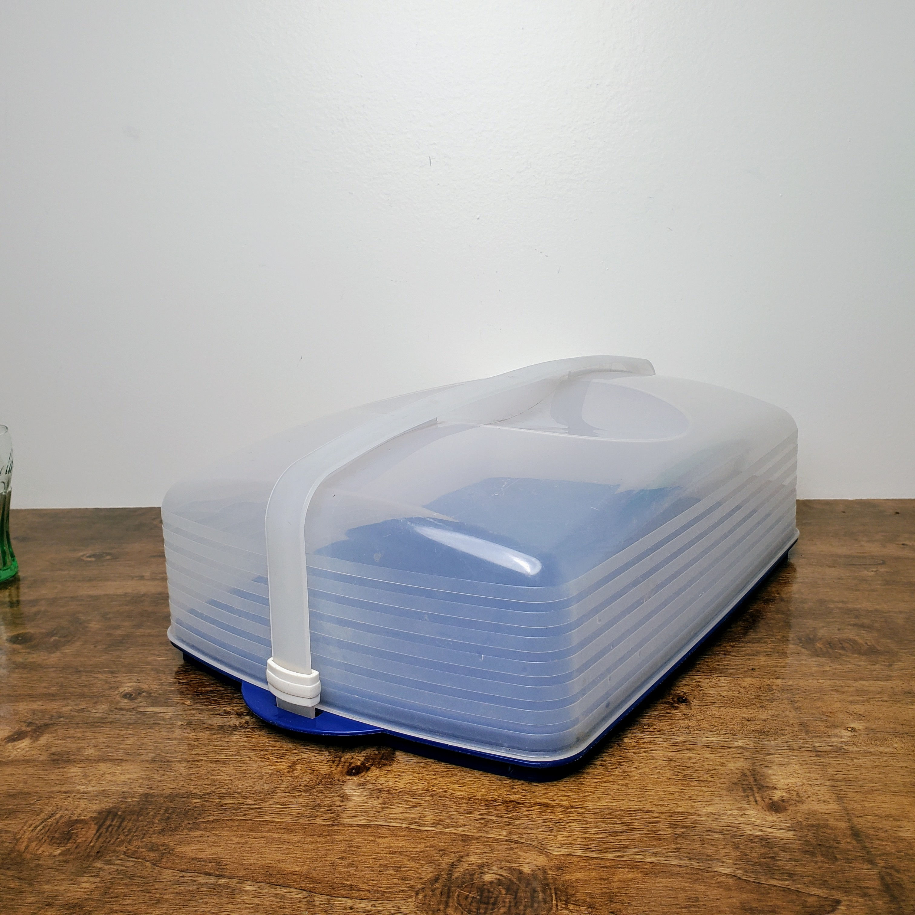 Tupperware Rectangle Bake N Take Cake Cupcake Taker Carrier Blue Clear 3861