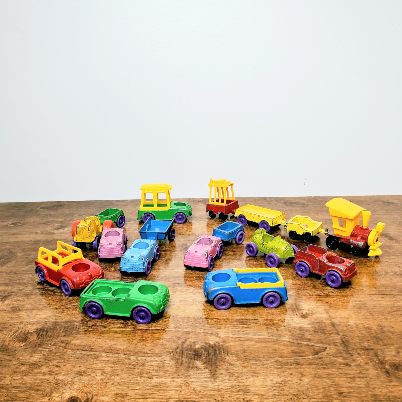 Vintage Tootsietoy Diecast Cars and Trucks 17 piece Lot