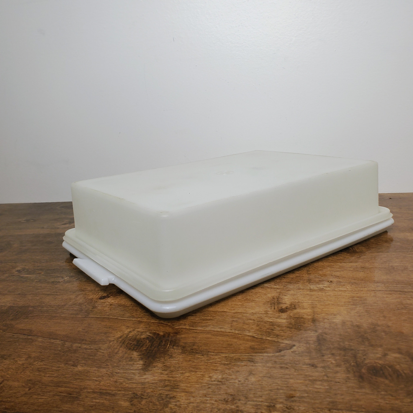 Vintage Tupperware Fresh-N-Fancy Sheet Cake Taker in white and sheer clear