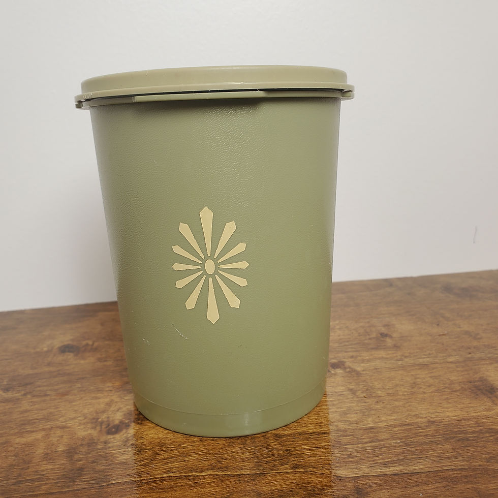 Thumbnail: Vintage Green TUPPERWARE Servalier  5 Cup Canister  #811  With Lid