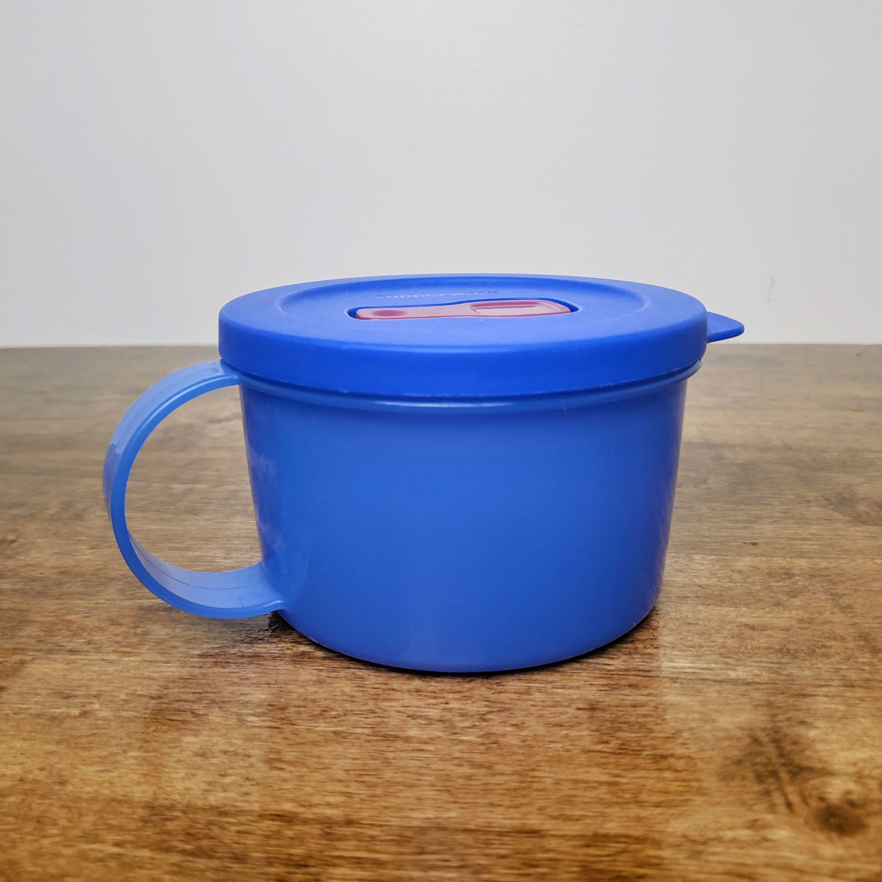 Tupperware CrystalWave Soup Mug 2 Cup Blue Microwave Safe Reheat Vent Lid 3155