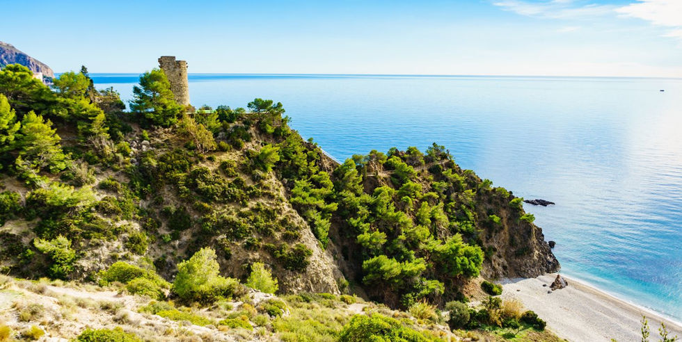 Wandelen langs kliffen en stranden in Nerja
