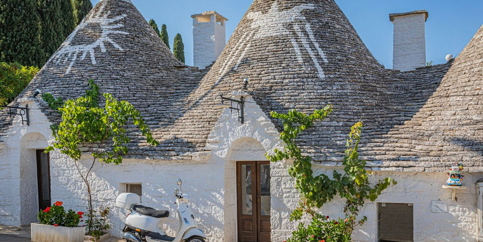 Uitzicht over het karakteristieke landschap van Puglia tijdens een groepswandelreis