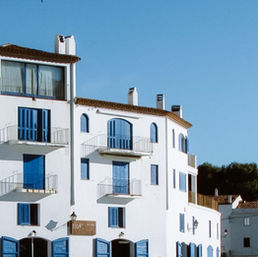 Reisgids Cadaqués – Witte huisjes, blauwe luchten & een vleugje Dalí