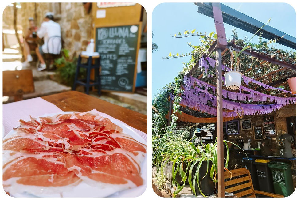 Uitzicht op de baai van Tossa de Mar met stadsmuren van Vila Vella aan de Costa Brava – zonvakantie Spanje