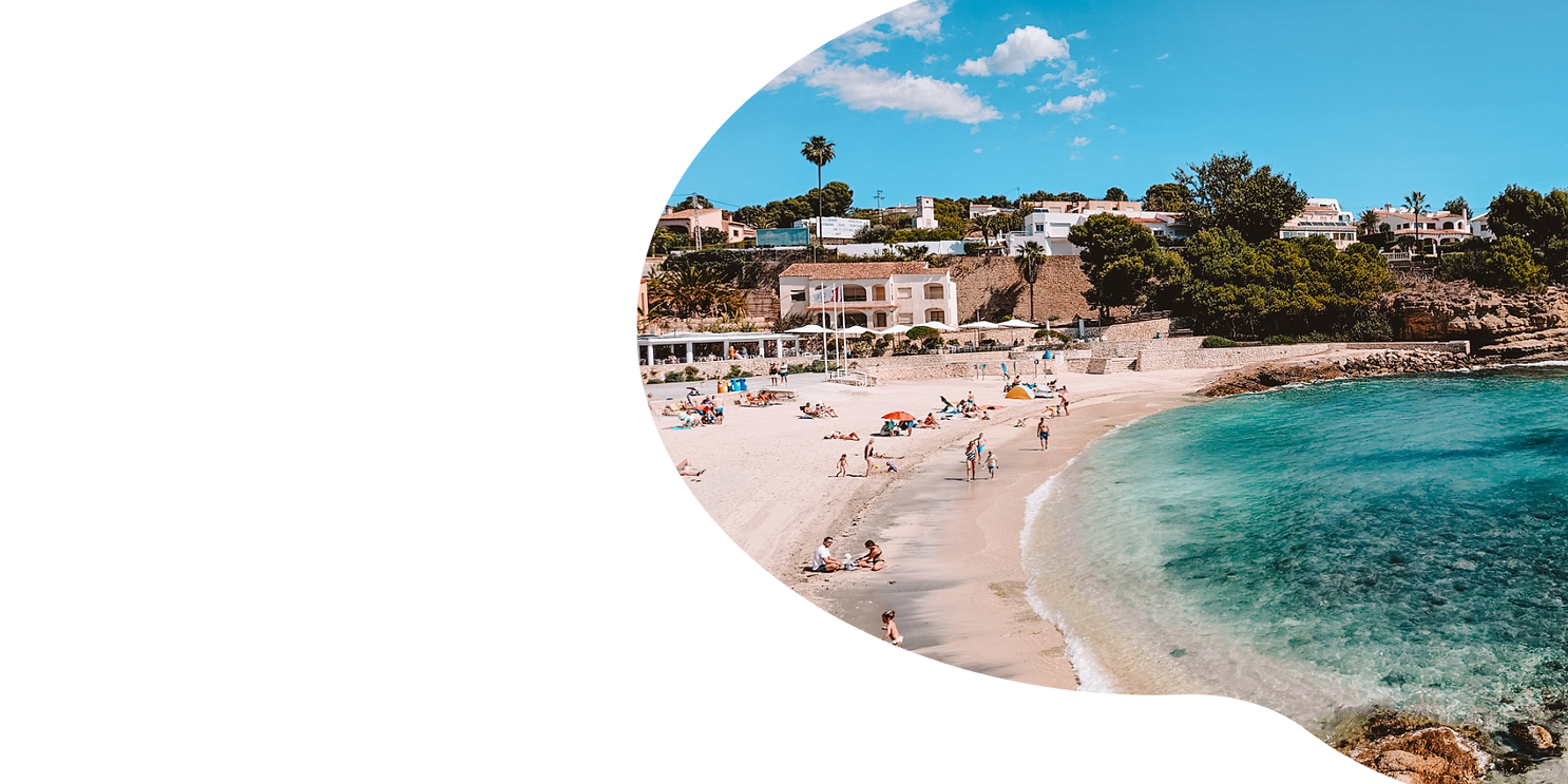 Spanje ontdekken: van levendige steden zoals Barcelona en Sevilla tot stille witte dorpjes, zonovergoten stranden en sfeervolle tapasbars.
