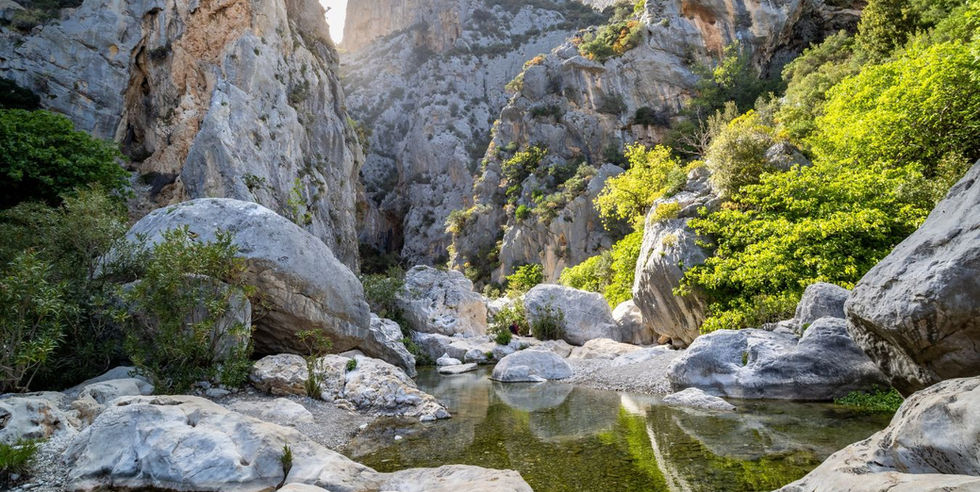 Wandelroute langs indrukwekkende rotsformaties op Sardinië