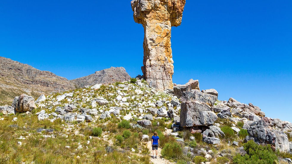 Avontuurlijk overwinteren in de winterzon met wandelen en rust, volgens een om-de-dag-actief ritme.