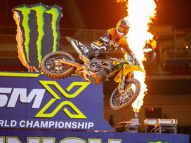 Ken Roczen conquista vitórias consecutivas na categoria 450SMX e acirra a disputa pelo título