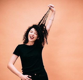 кудрявые волосы видео