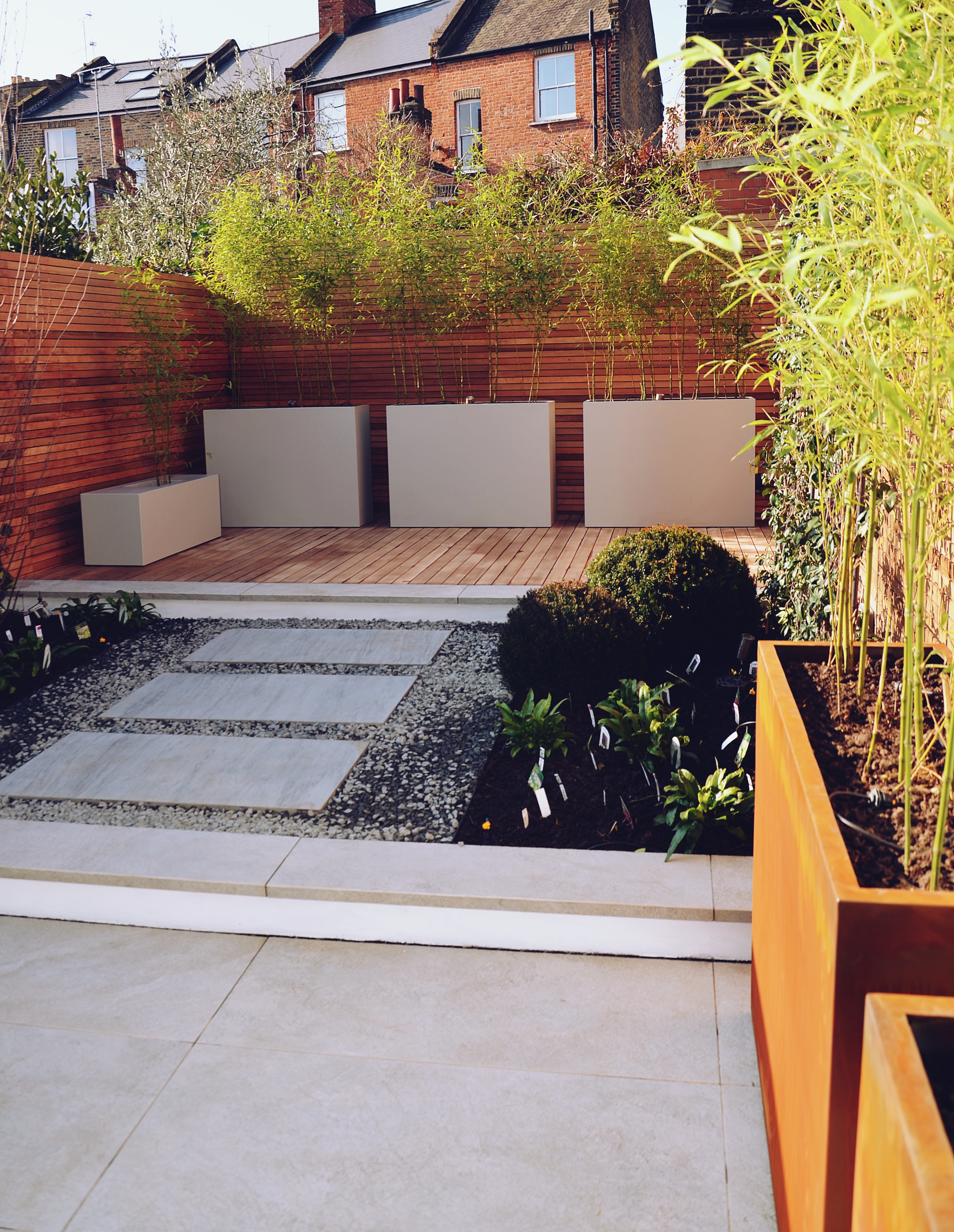Garden builders Anewgarden Modern contemporary style London
