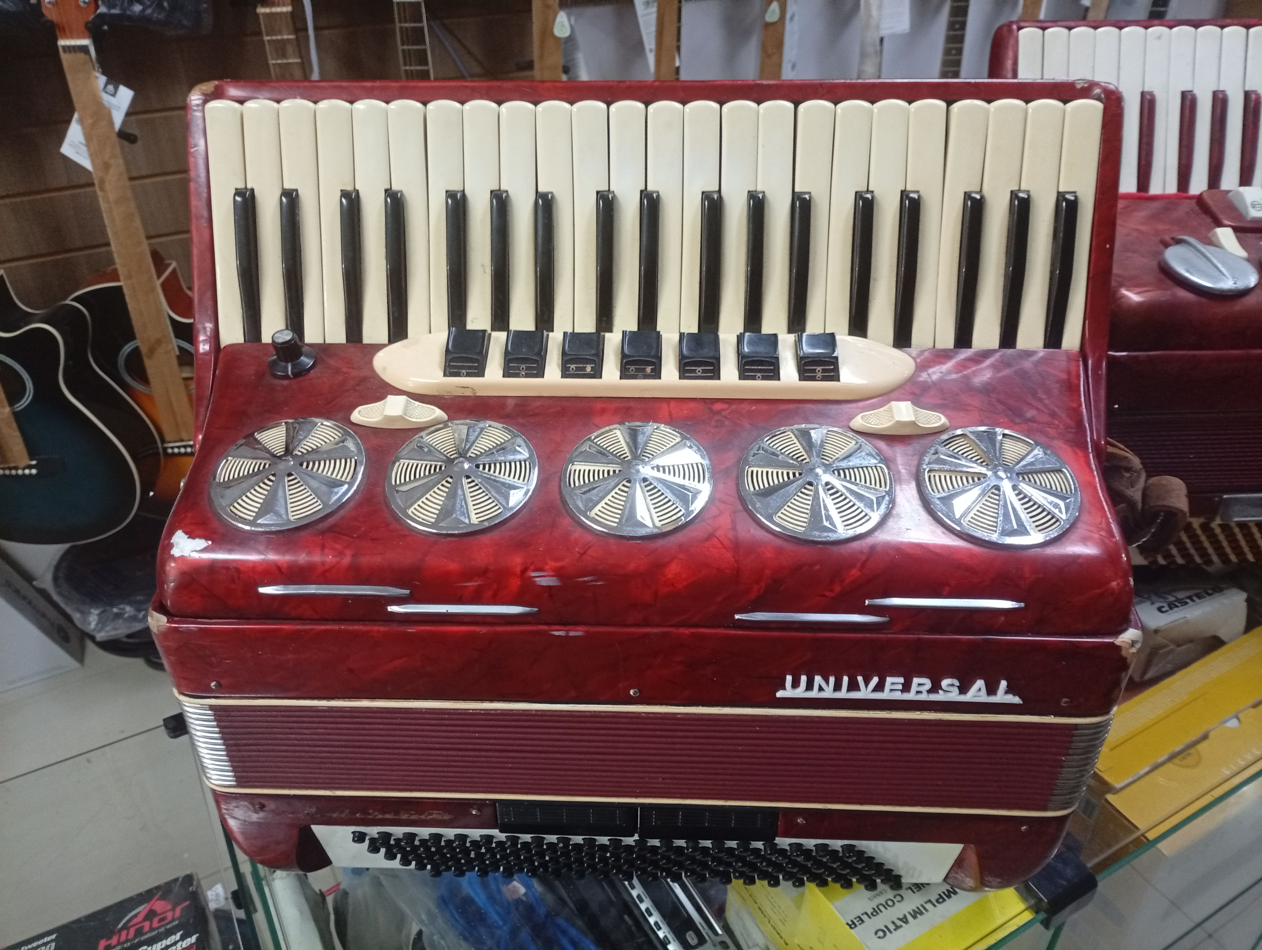 Acordeon Universal 120 Baixos Elétrico