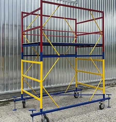 Вишка тура мобільне будівельне риштування