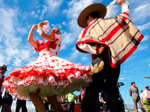 Fiestas Patrias y Salud Mental: cómo disfrutar cuidándote y conectando con otros