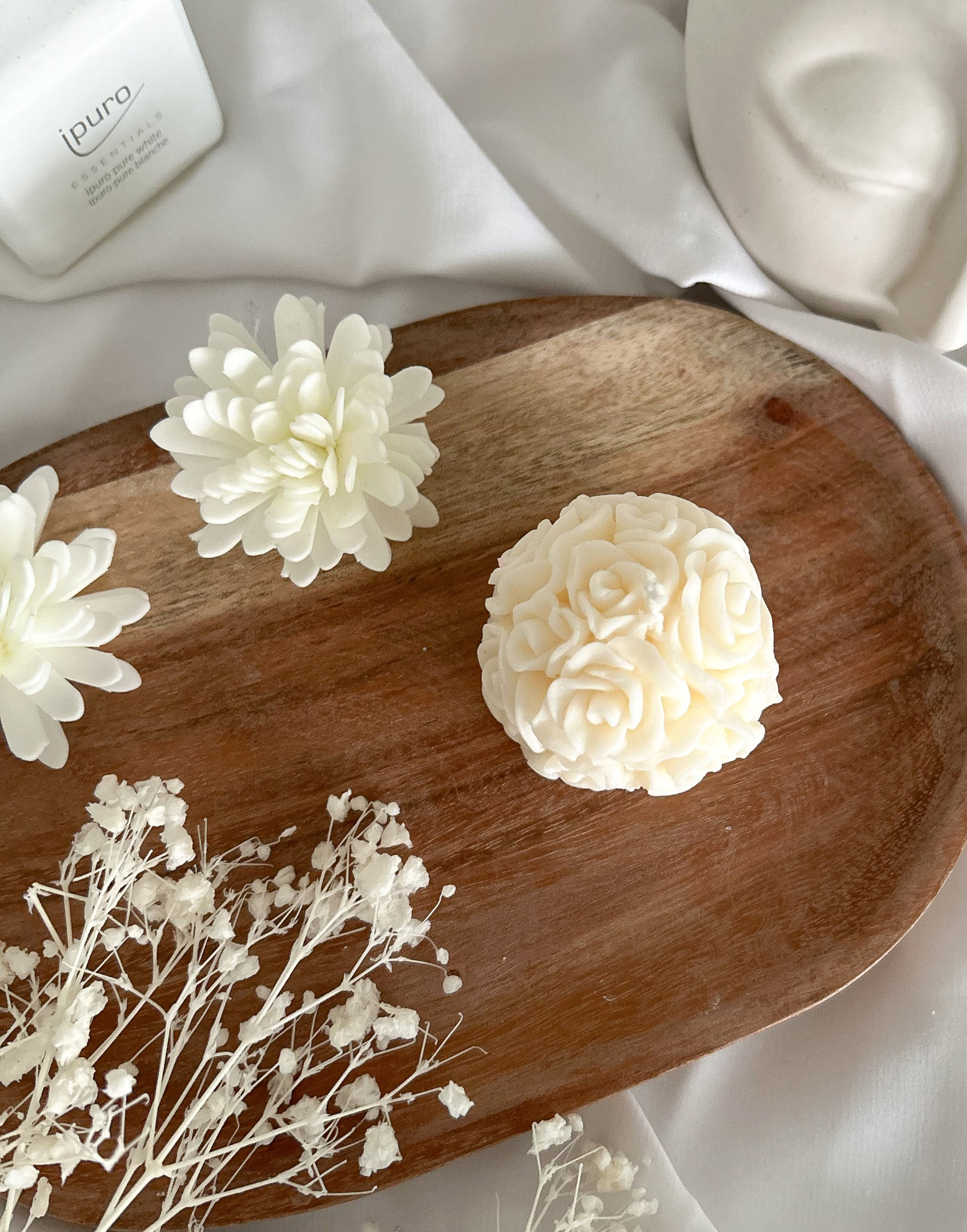 Bloom Light - Rosenballkerze creme