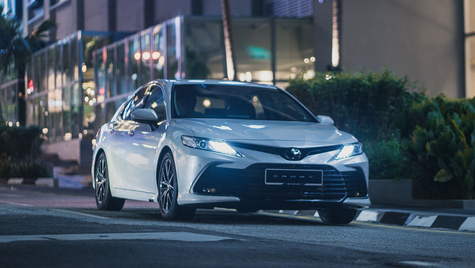 Toyota Camry 2.0Q 2023: Giá lăn bánh , thông số và so sánh với các phiên bản còn lại