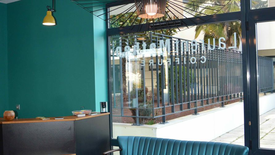 Anglerot-le-grain-de-sel-decoration-salon-coiffure-emotion-redken-ufdi-nouvelle-aquitaine-